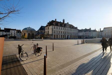 Le Petit France - Hyper Centre De Fontainebleau - Proche Insead Apartment Екстериор снимка
